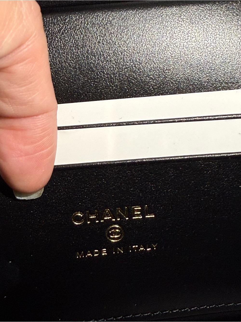 CHANEL Slim Vanity Top Handle With removable gold strap. - Picture 10 of 11